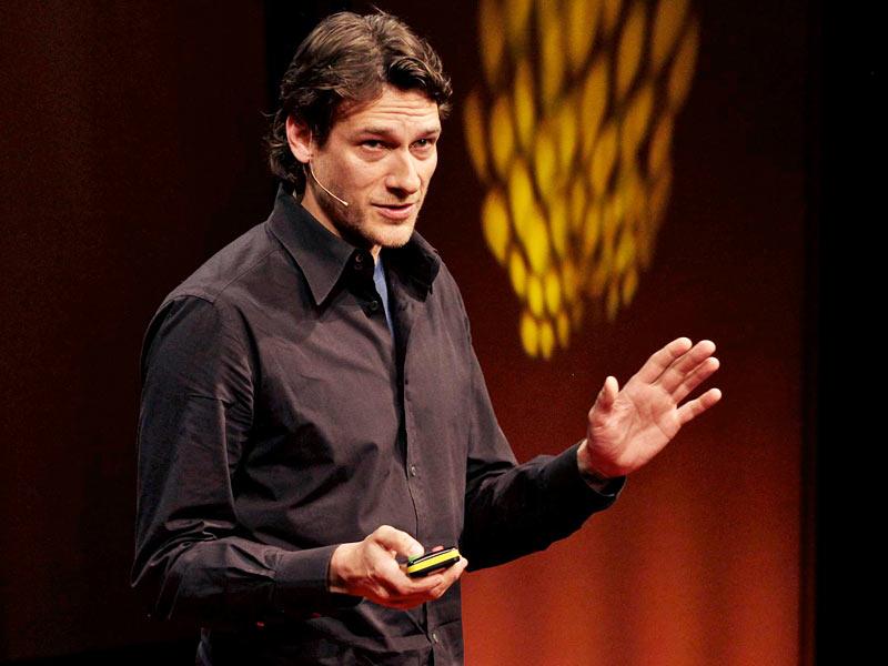 Martin Hanczyc: The line between life and not-life | TED Talk