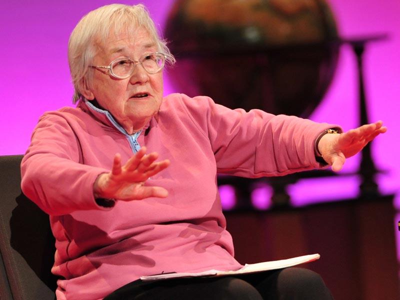 Elaine I believe we evolved from aquatic apes TED Talk