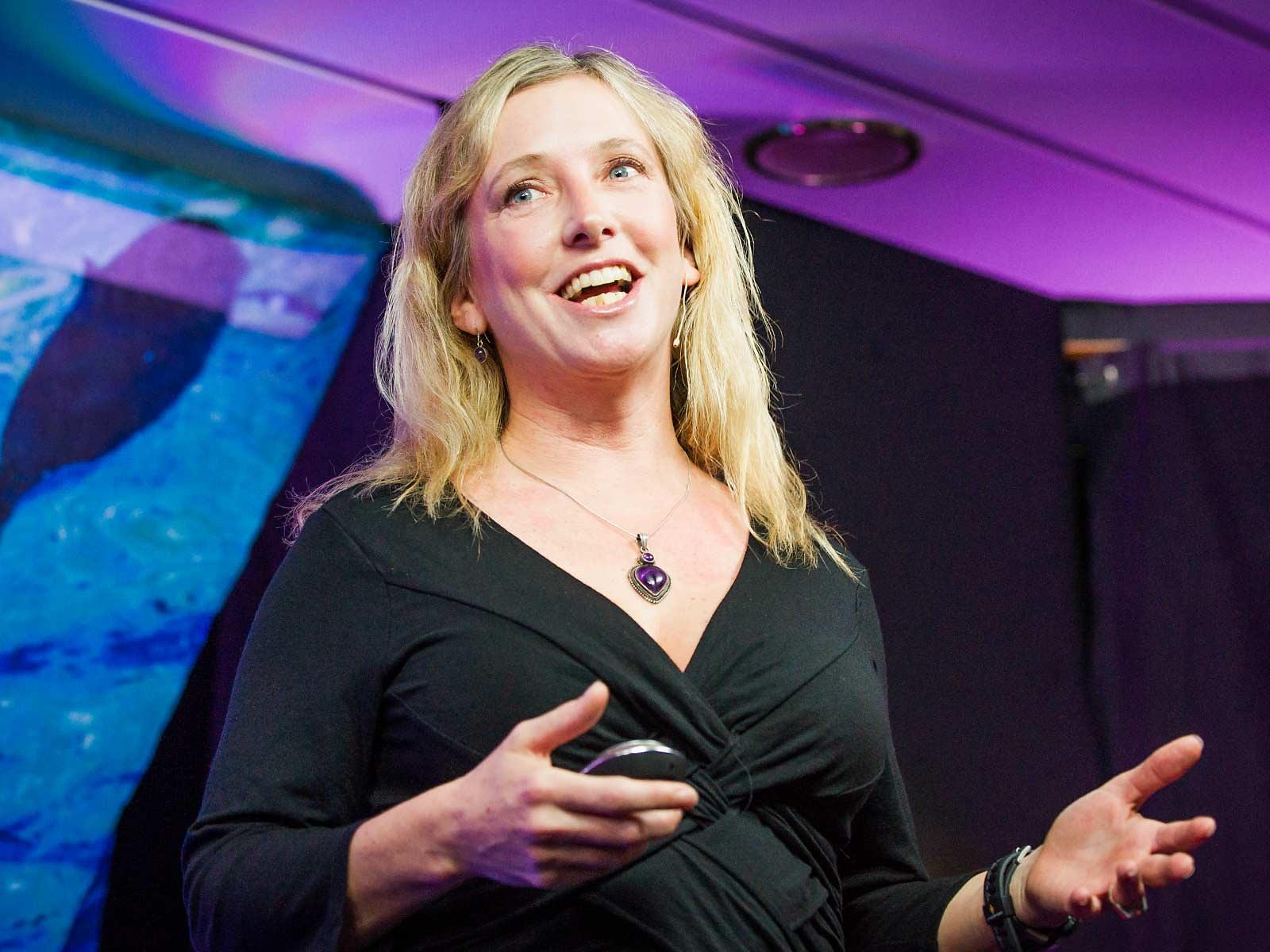 Roz Savage: Why I'm rowing across the Pacific | TED Talk