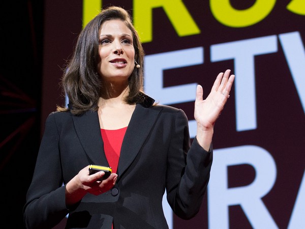 Rachel Botsman: The currency of the new economy is trust