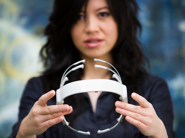 Tan Le: A headset that reads your brainwaves