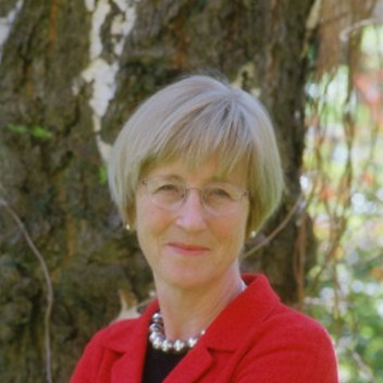 Frances Cairncross