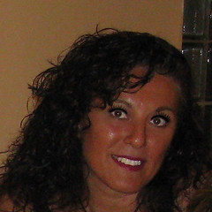 Elisa Santos T.