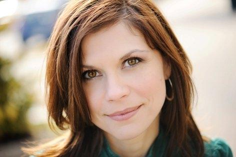Carin Bondar