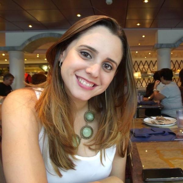 ANA CAROLINA M. LIMA