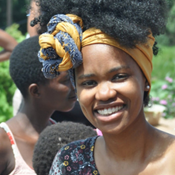 Hlengiwe Nyoni