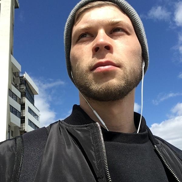 Роман Столбов