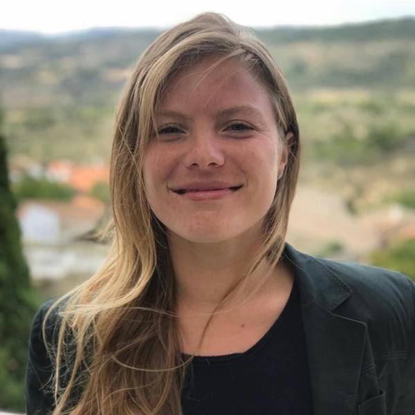 Beatriz Bruxelas 