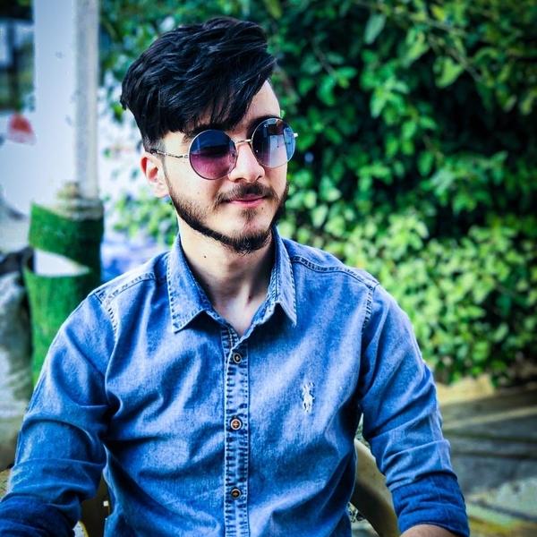 Akar Azad