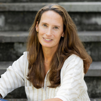 Lyn Stout