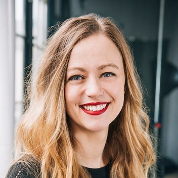 Angela Benoit