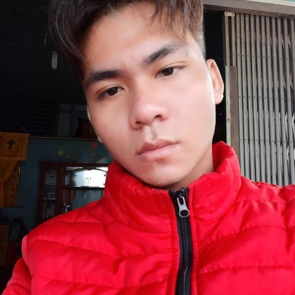 Tỷ  Đặng B1808353 CTU