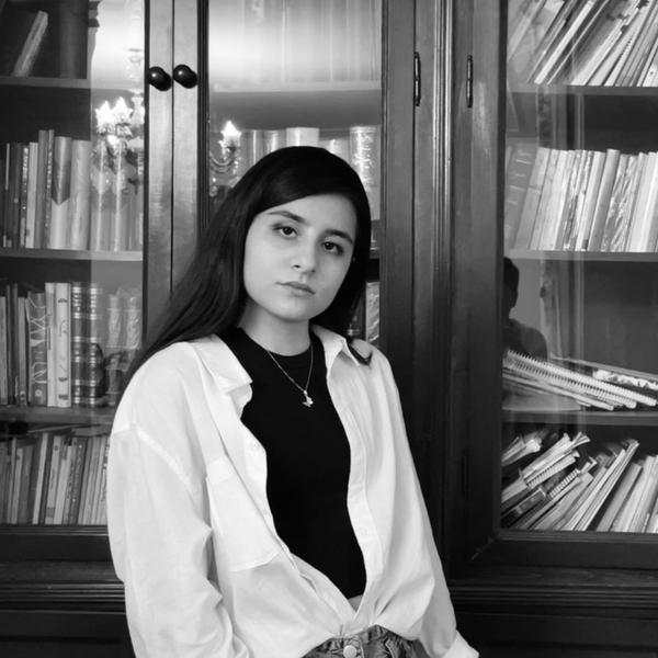 Aynaz Mahan