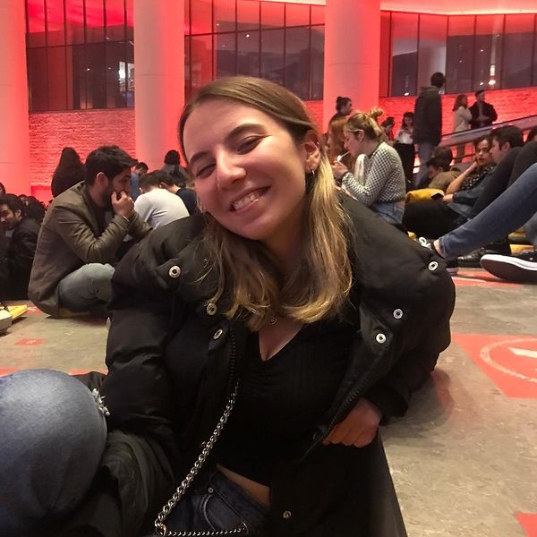 İrem Gülderen