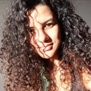 Nadine Lara
