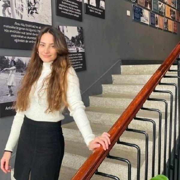 Başak İÇEN