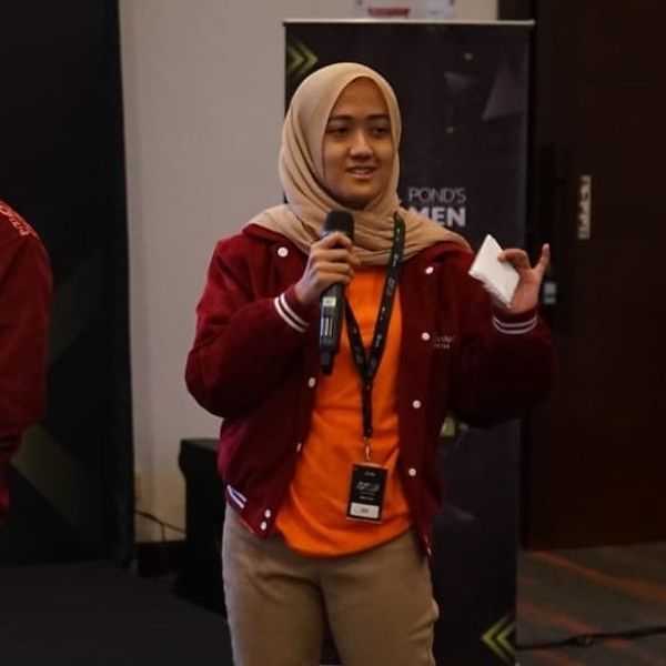 Thahira Safrina Putri Adrianto