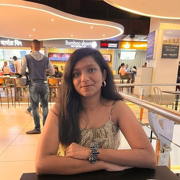 Nikhita V