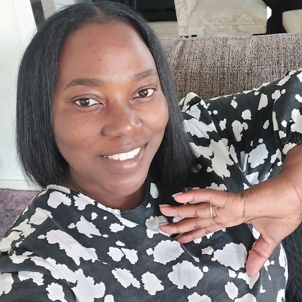 Teziah Manumbu