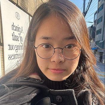 Emily Riwon Hwang