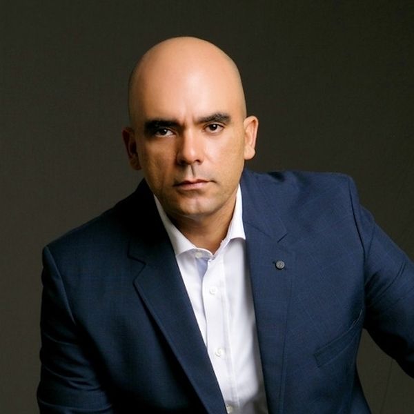 Dijan Barros