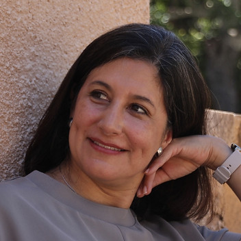 CLAUDIA VELASQUEZ