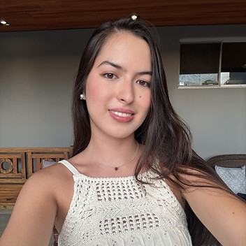 Beatriz Kurihara Momente