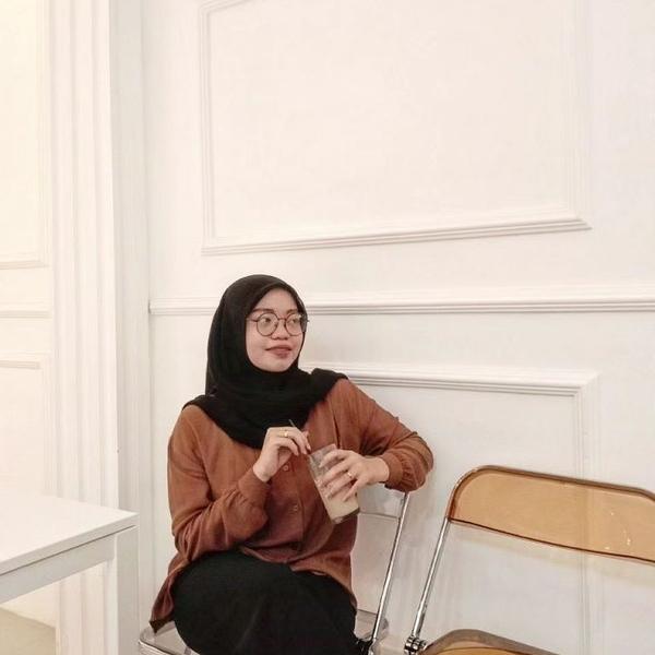 Rina  Tri Lestari