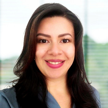 Claudia Toro