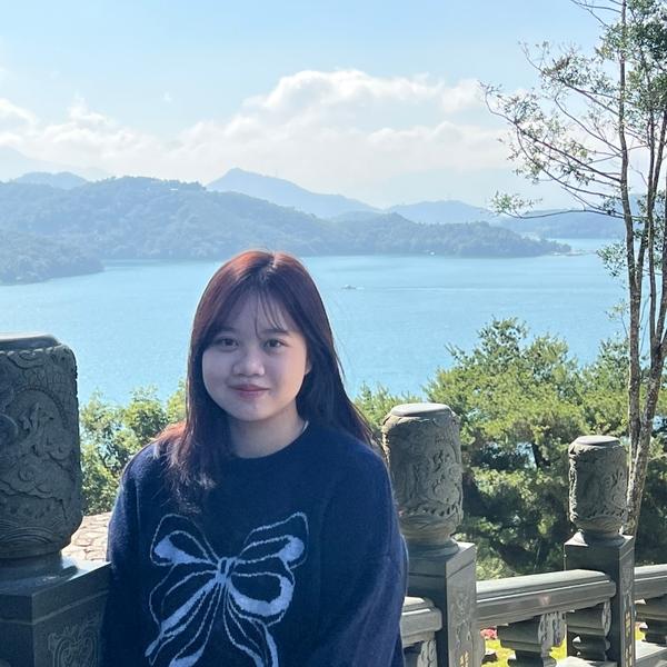 昀庭 李