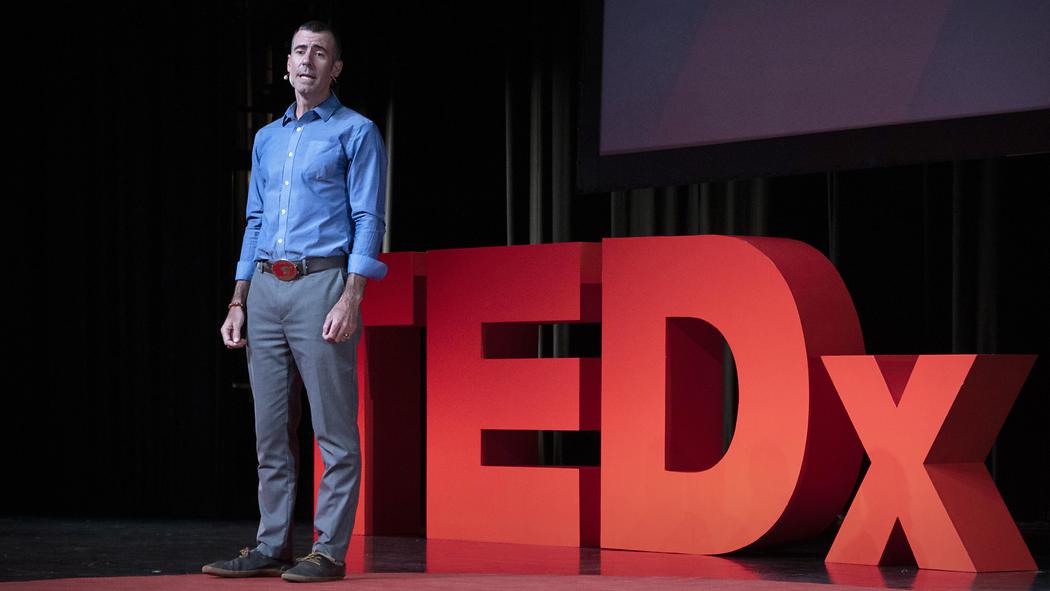 Benjamin Lewis: Could psychedelics help patients in therapy? | TED Talk