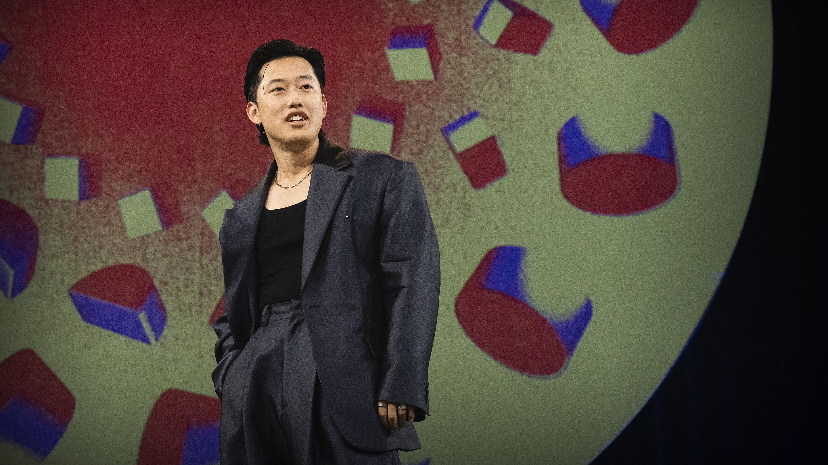 Why body language is the key to self-expression — and hot selfies