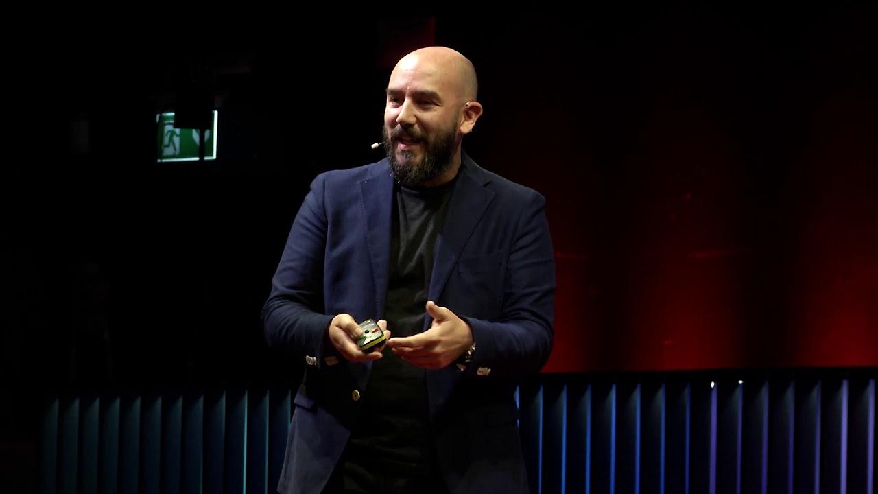 Alberto Mattiello: Lavorare nell'era dell'incertezza | TED Talk