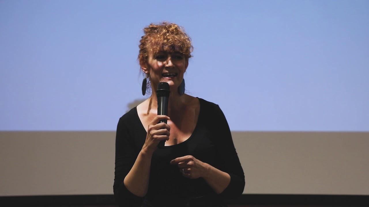 Elena Varvello: Chi sei? Come le storie ci spingono alla compassione ...