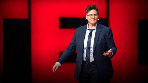 Hannah Gadsby: Three ideas. Three contradictions. Or not.