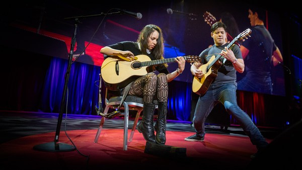  Rodrigo y Gabriela: An electrifying acoustic guitar performance