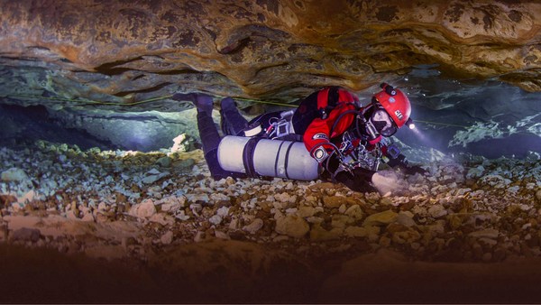 Jill Heinerth: The mysterious world of underwater caves
