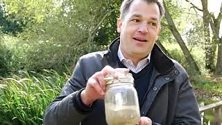 Tim Bootes Tim Boote: Why we need to eat crickets | TED Talk