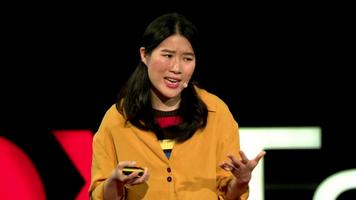 Michelle Kuo 郭怡慧: 閱讀能帶給我們什麼？| What difference can reading actually make?